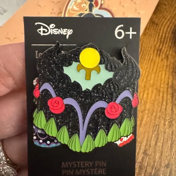 One “LOT” of excellent condition Disney Pins. 25 pins in total. - Picture 7 of 16